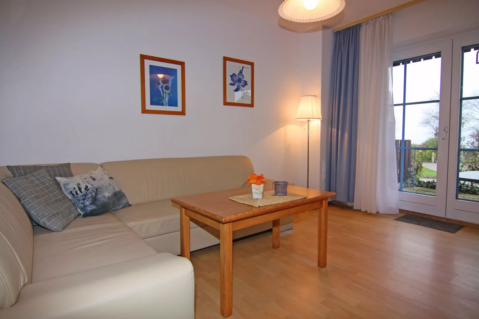 2-Raum App / 48 qm / L36 EG rechts-Living room