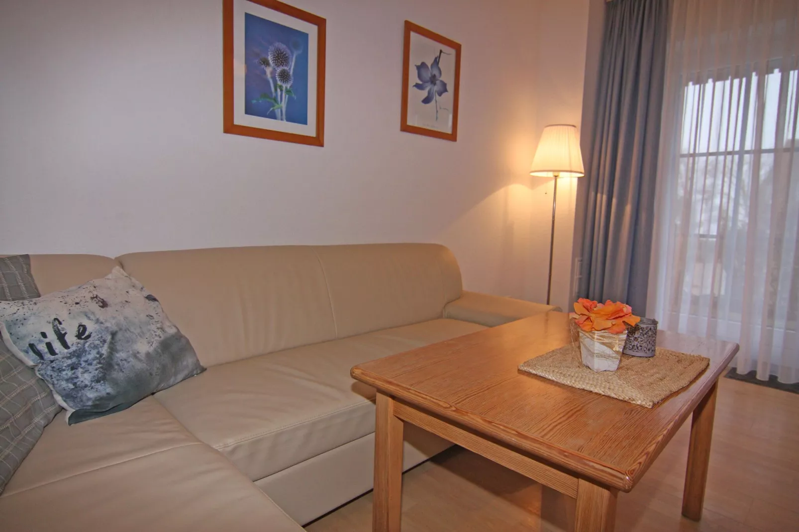 2-Raum App / 48 qm / L36 EG rechts-Living room