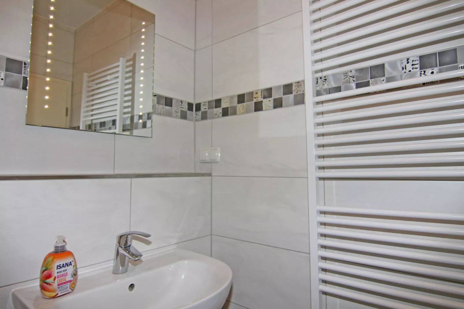 2-Raum App / 48 qm / L36 EG rechts-Bathroom