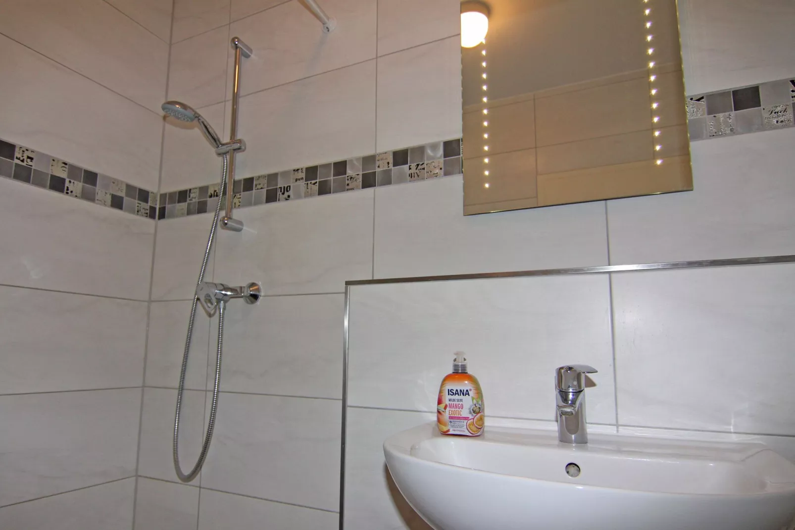 2-Raum App / 48 qm / L36 EG rechts-Bathroom