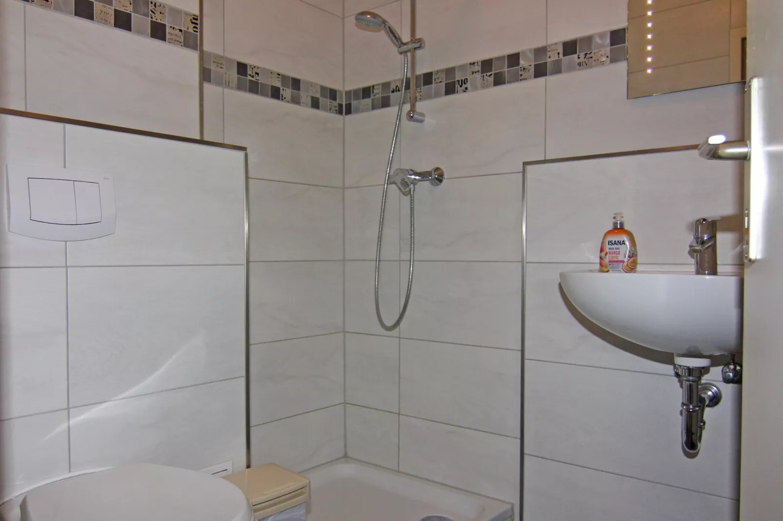 2-Raum App / 48 qm / L36 EG rechts-Bathroom