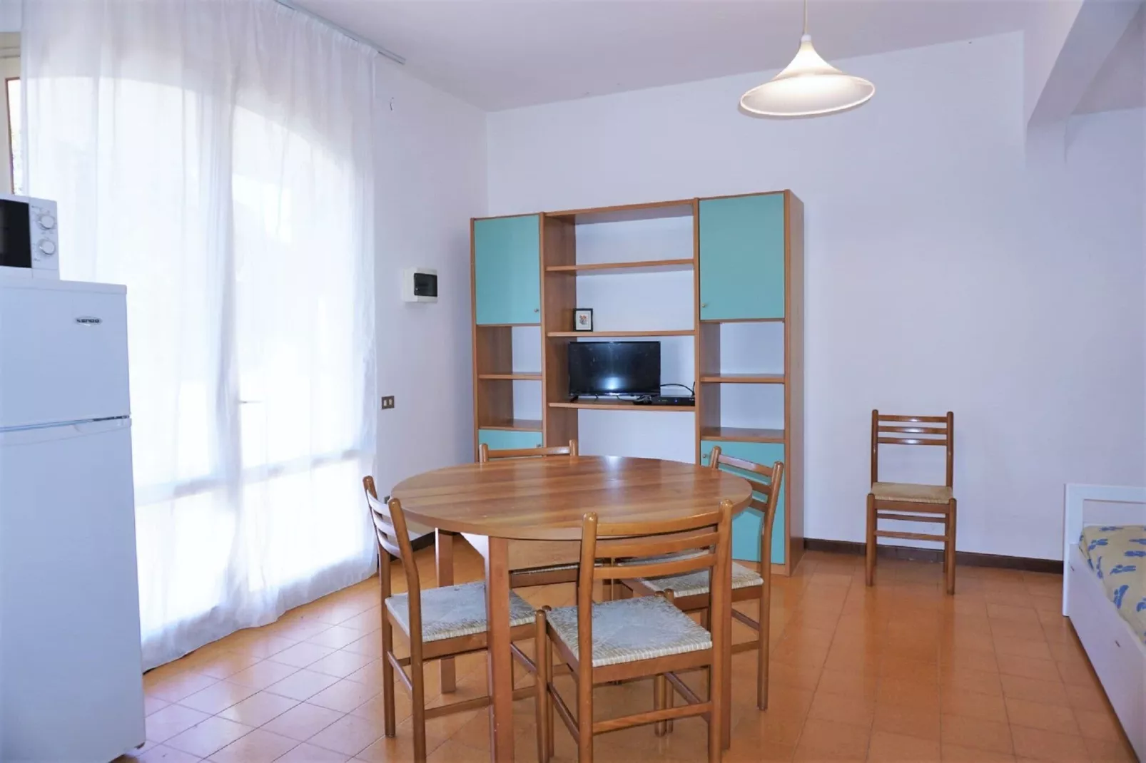 LN 22/89-Living room