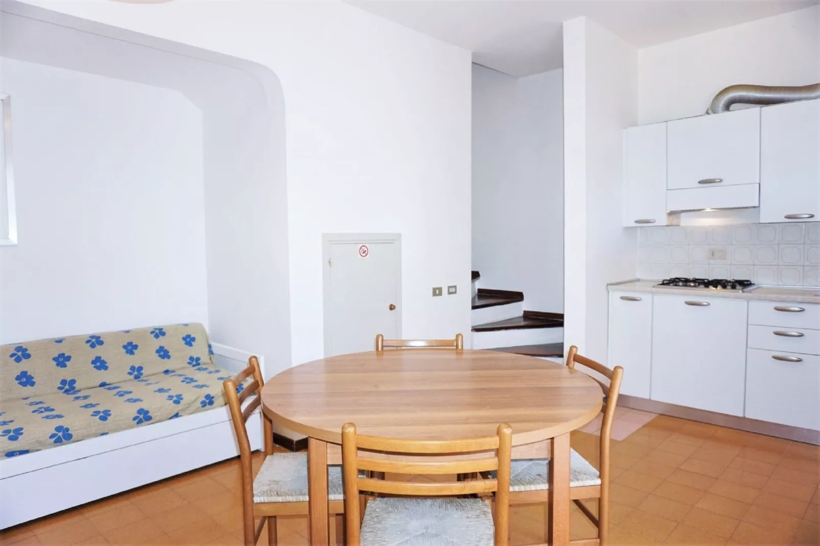 LN 22/89-Living room