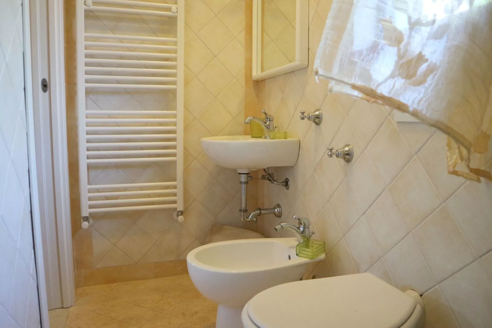 Rosetta-Bathroom