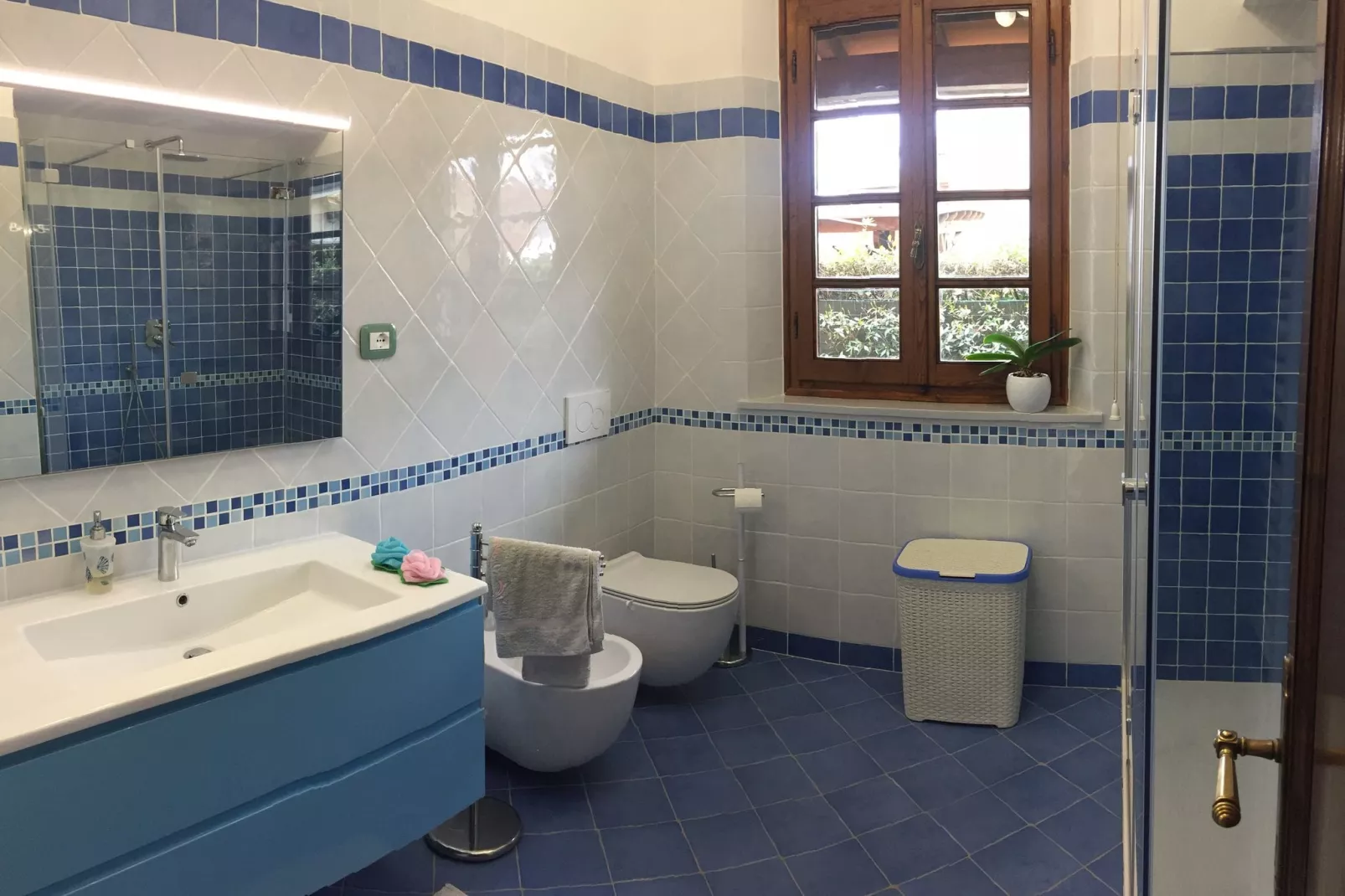 Rosetta-Bathroom
