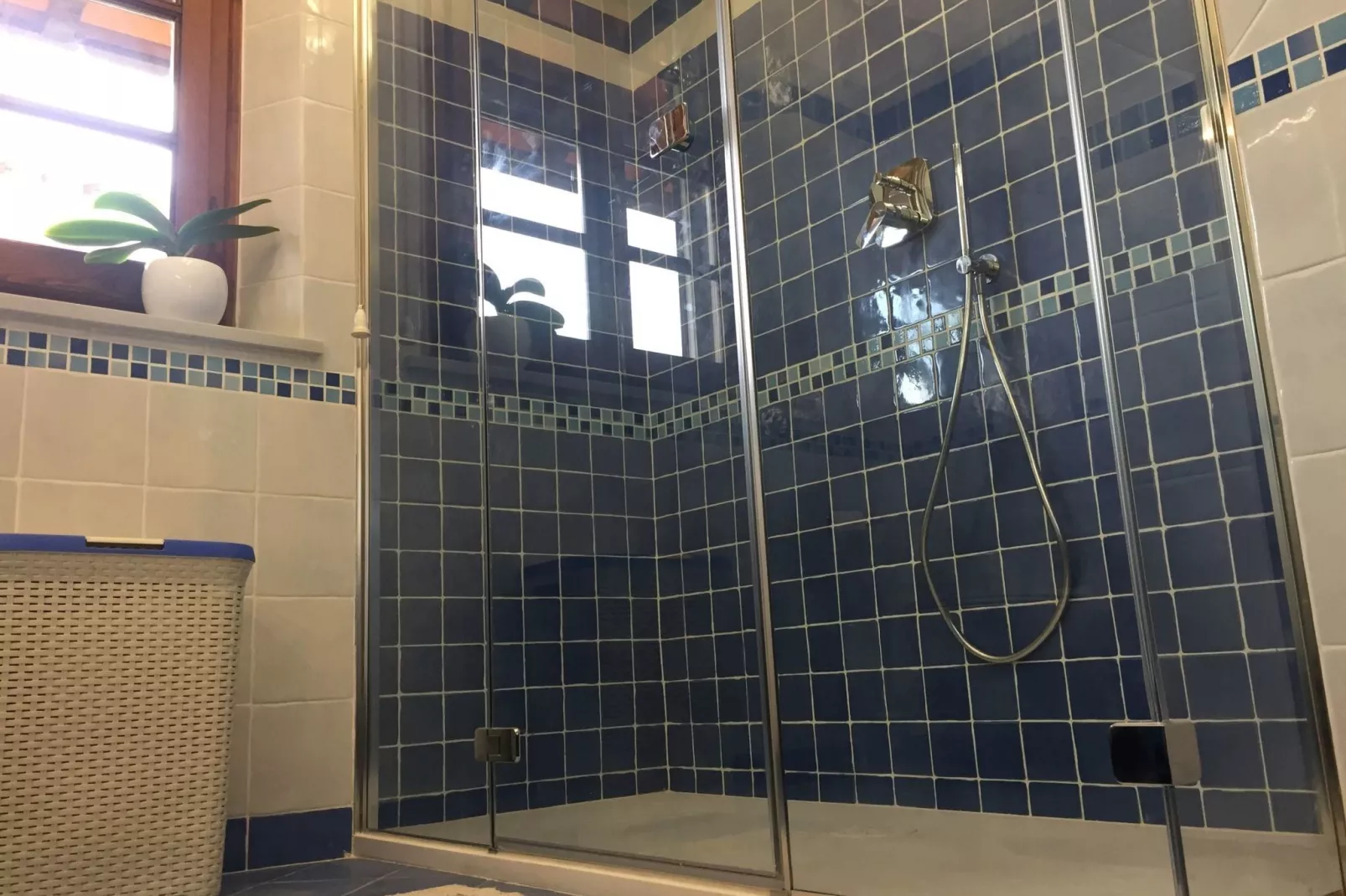 Rosetta-Bathroom