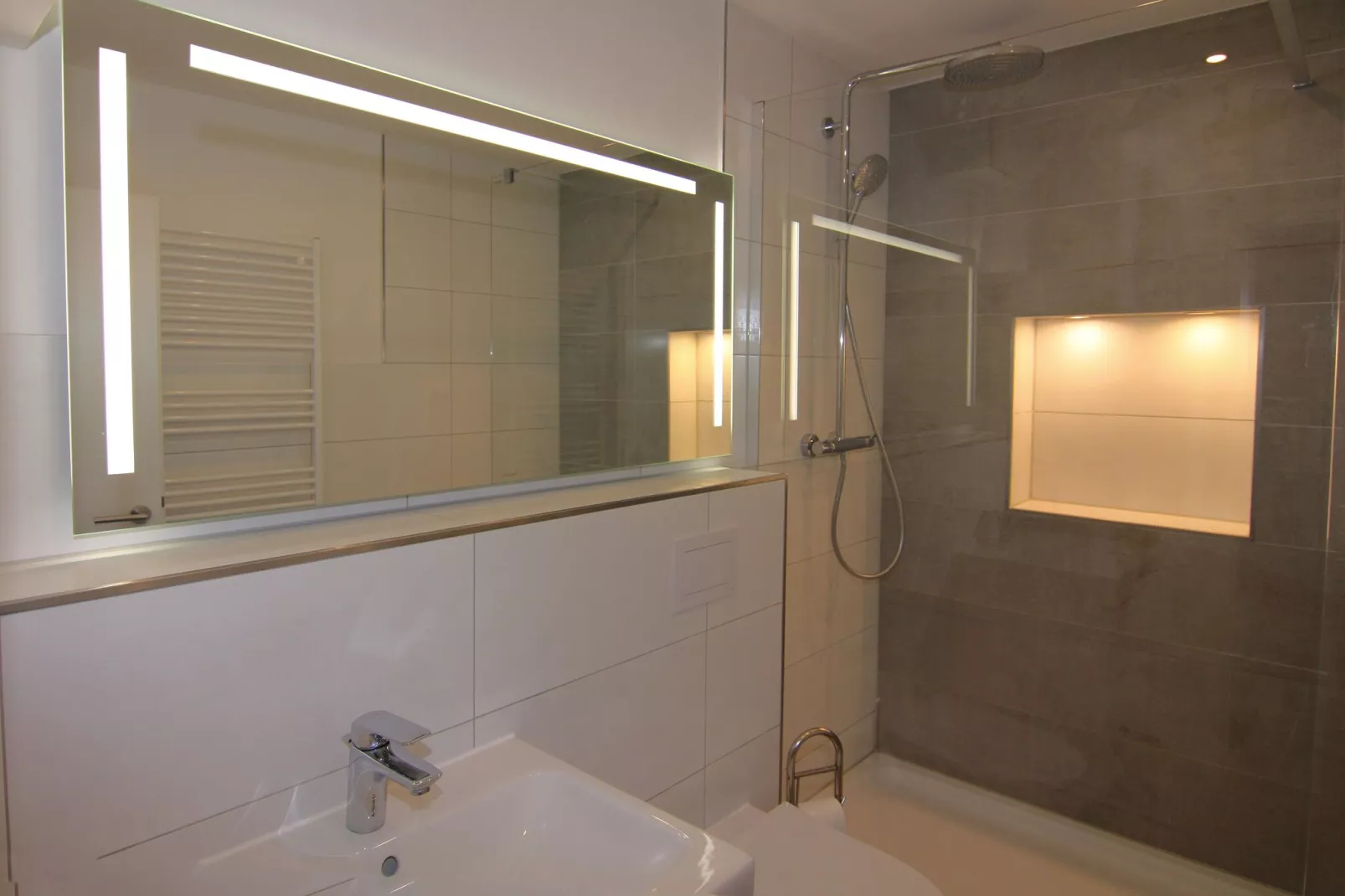 2-Raum-App 48 qm C 21 1 OG-Bathroom