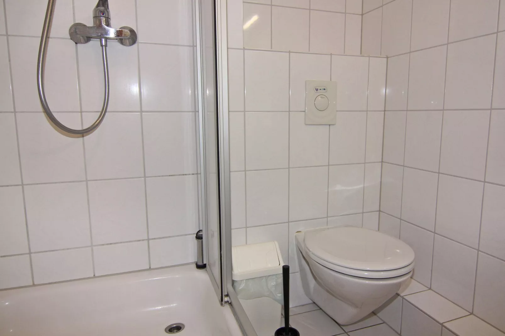 Studio 38 qm A 5 1OG-Bathroom