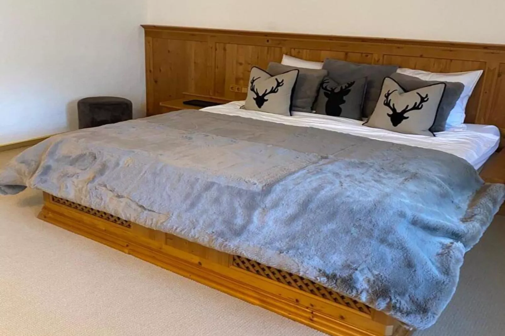 Luxury-Chalet in St Johann in Tirol-Bedroom