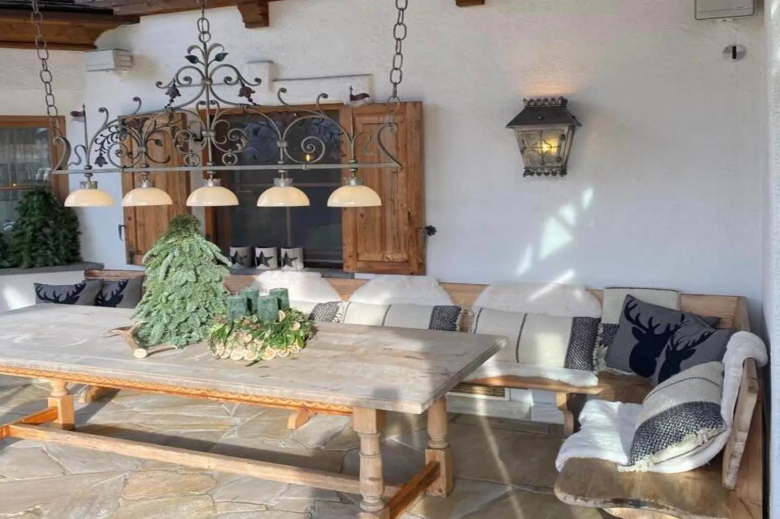 Luxury-Chalet in St Johann in Tirol-Garden winter