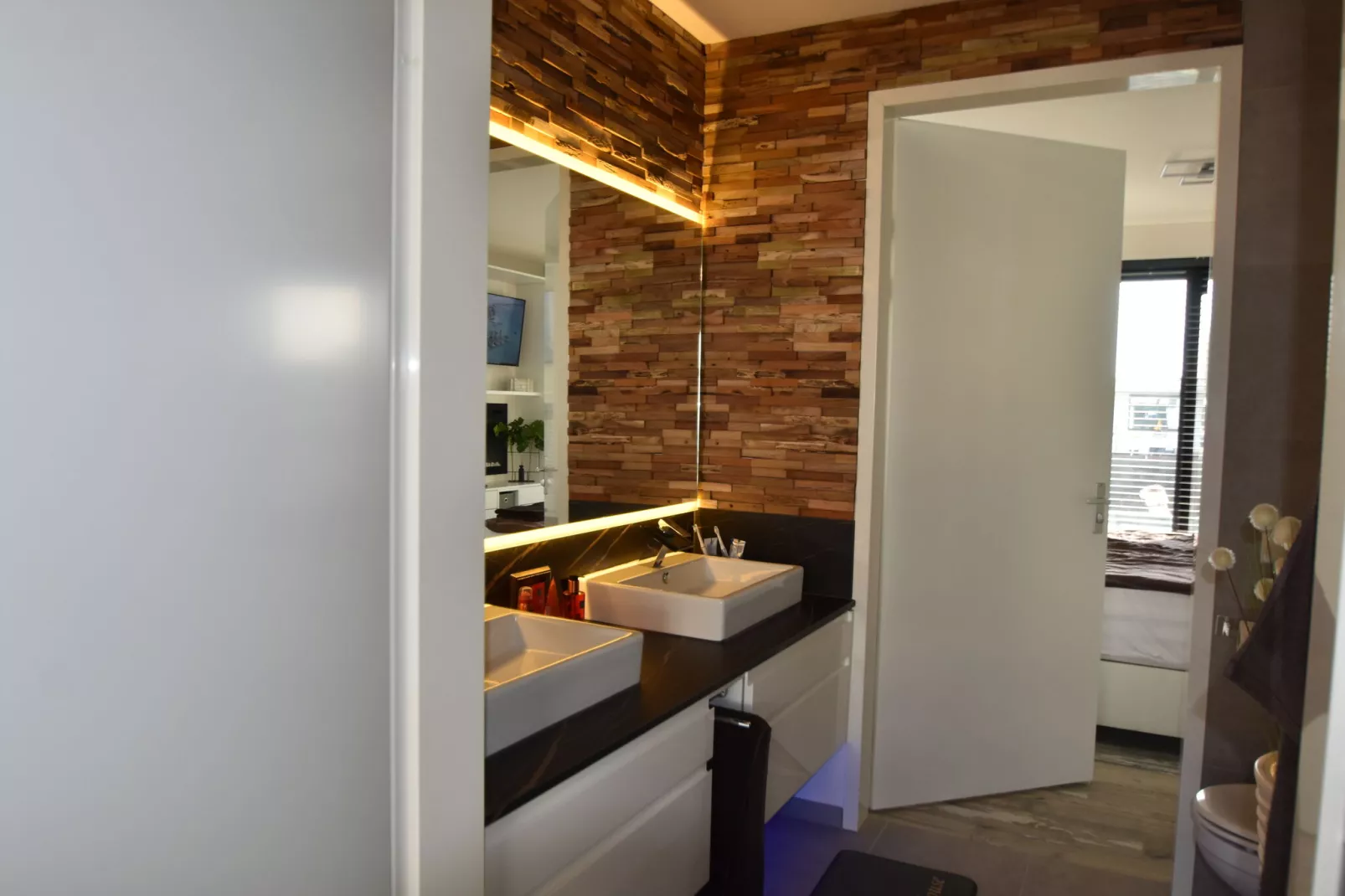 Sara's Boathouse 372-Bathroom