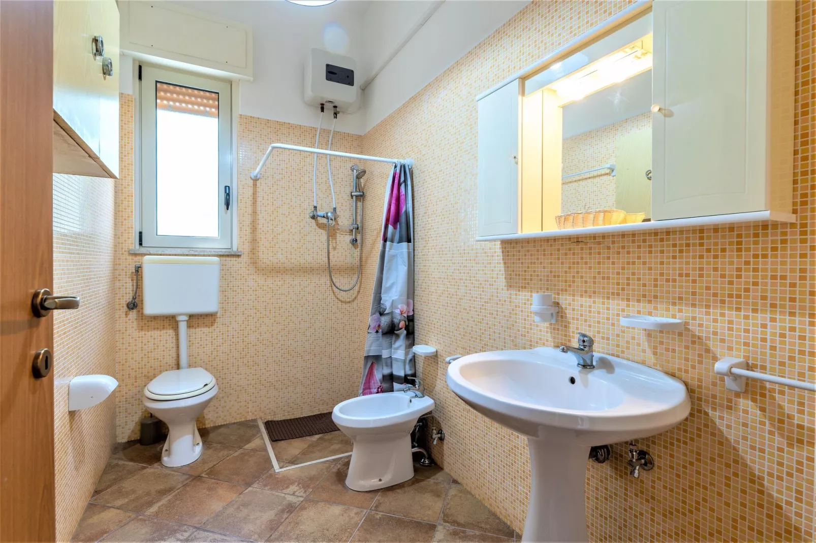 Bianco Azzurro-Bathroom