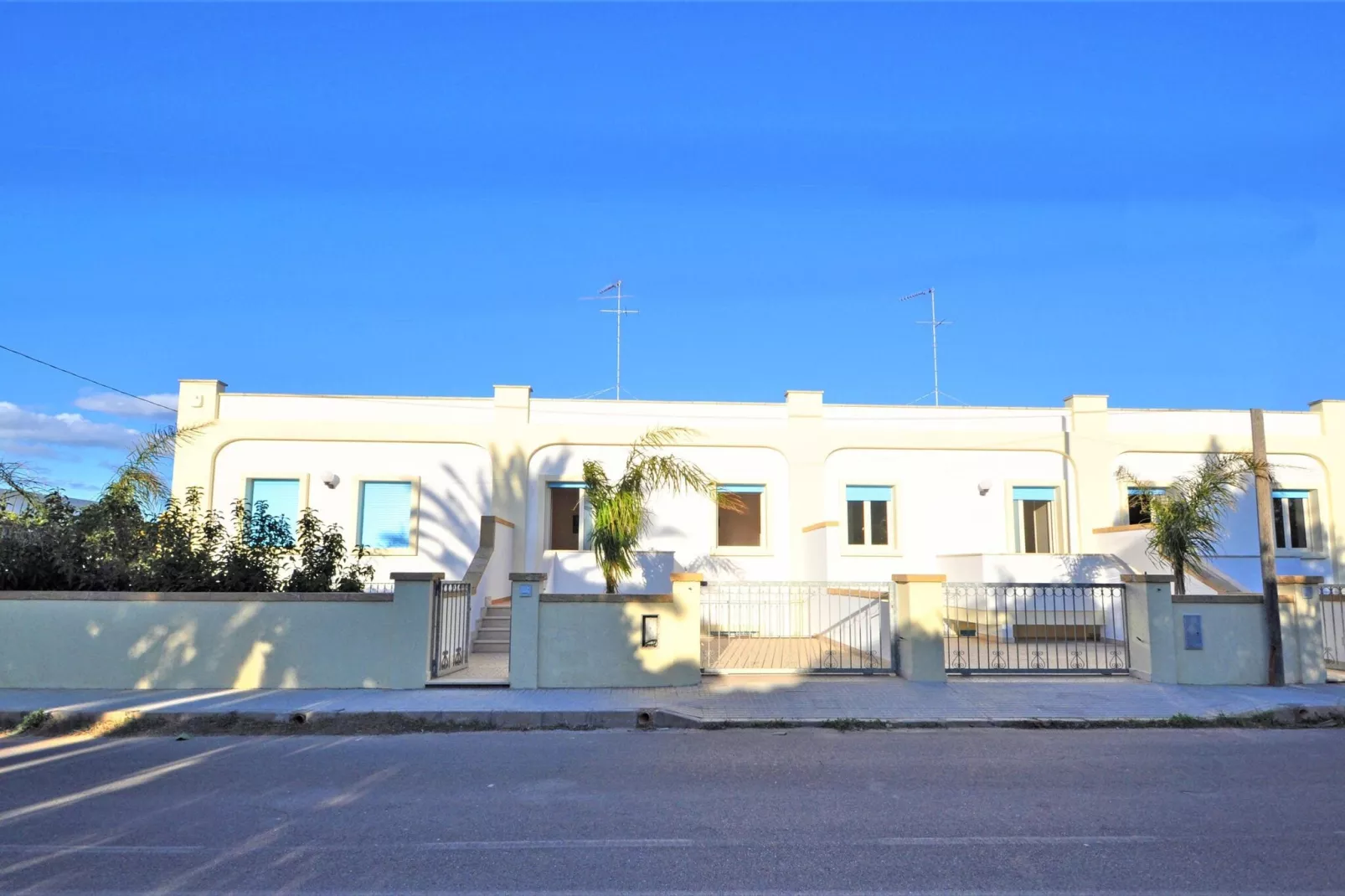 Bianco Azzurro-Exterior summer