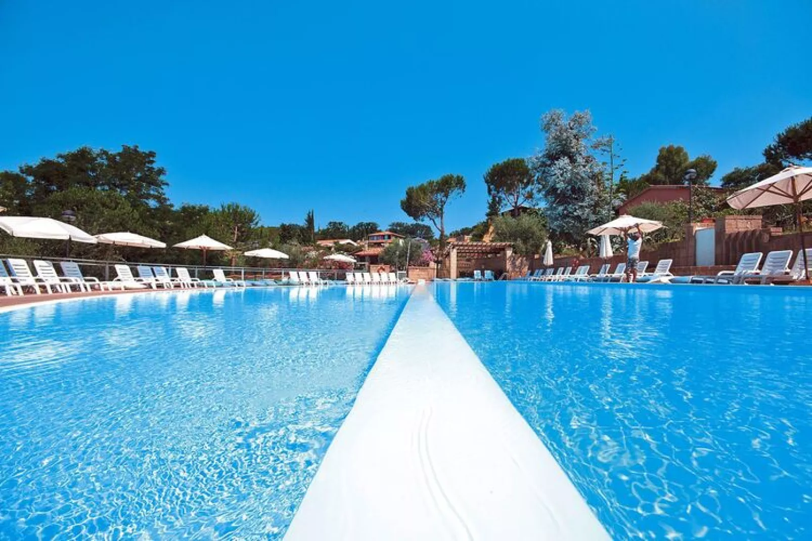 Holiday resort Centro Vacanze il Borgo Guardistallo- 2 letti soggiorno-Piscine