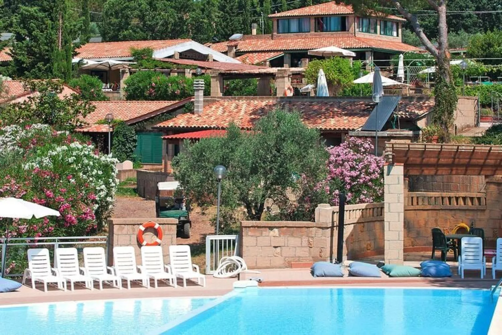 Holiday resort Centro Vacanze il Borgo Guardistallo- 3 letti soggiorno-Schwimmbad