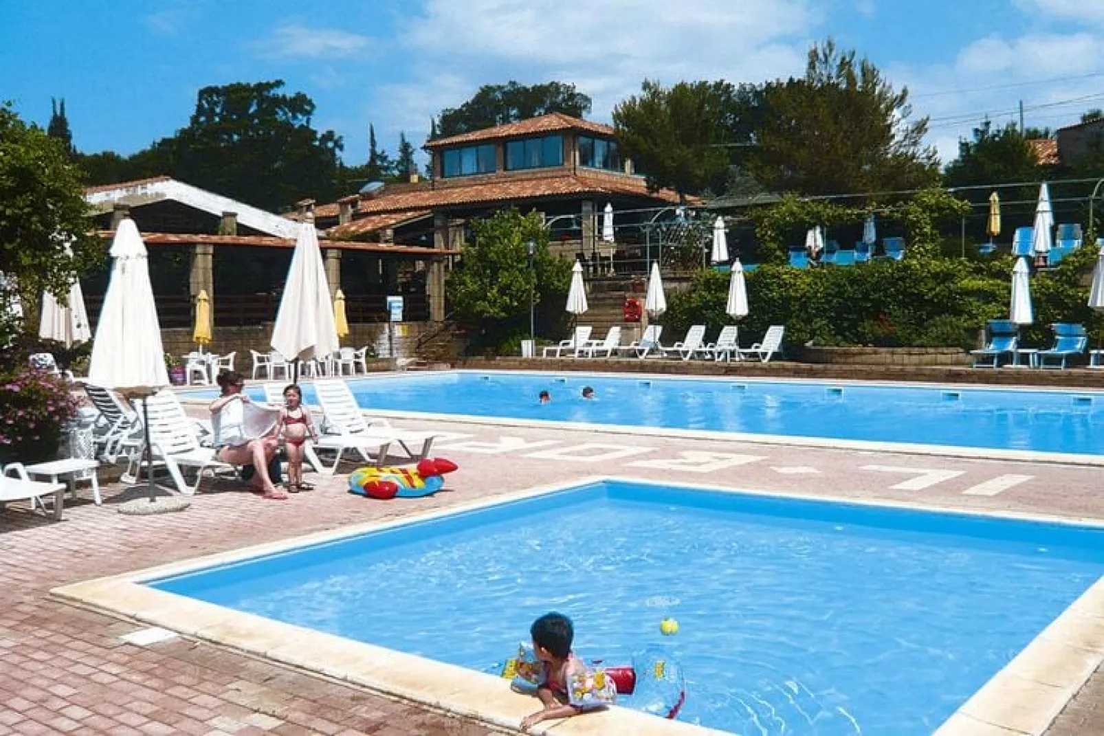 Holiday resort Centro Vacanze il Borgo Guardistallo - 2 letti soggiorno/ teilweise ueber 2 Etagen-Piscine