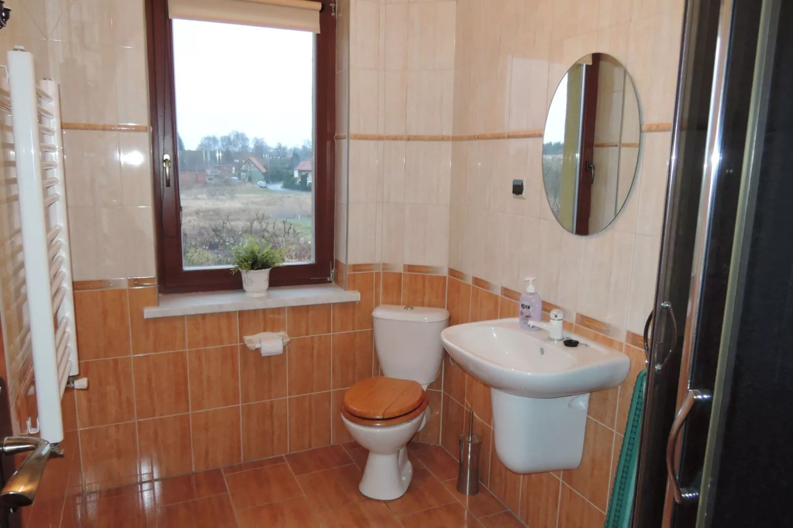 Big holiday home in Kolczewo for 6 persons-Bathroom