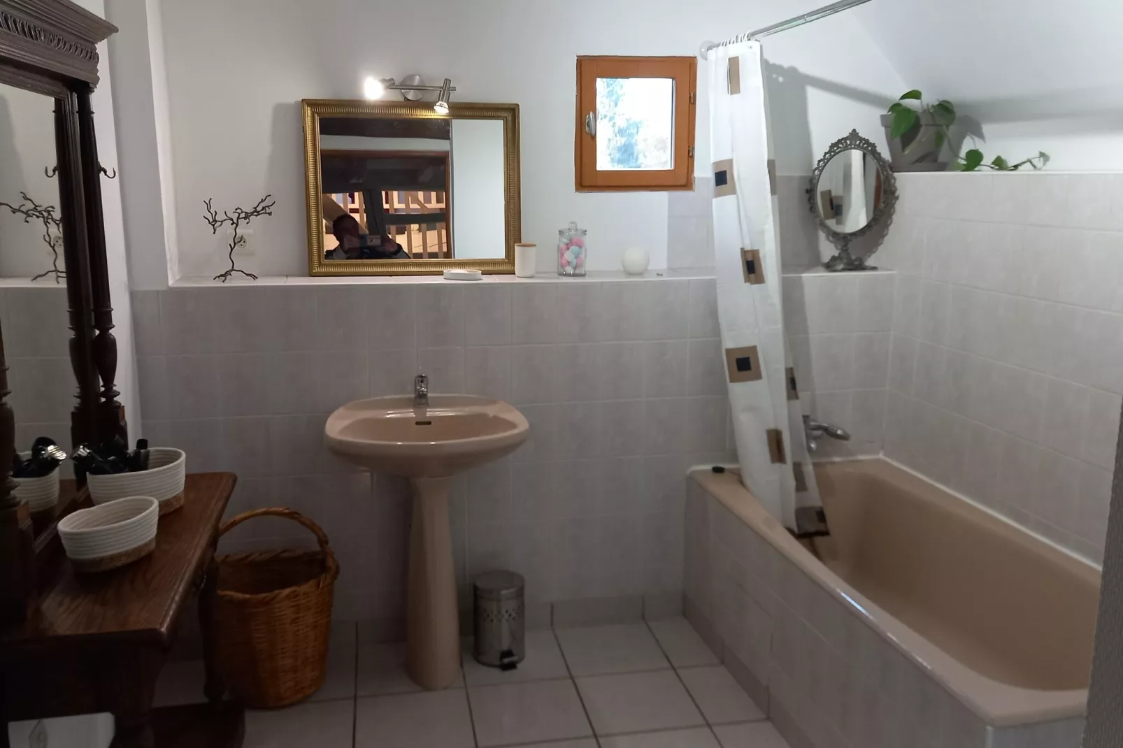 LE HAVRE DE PAIX-Bathroom