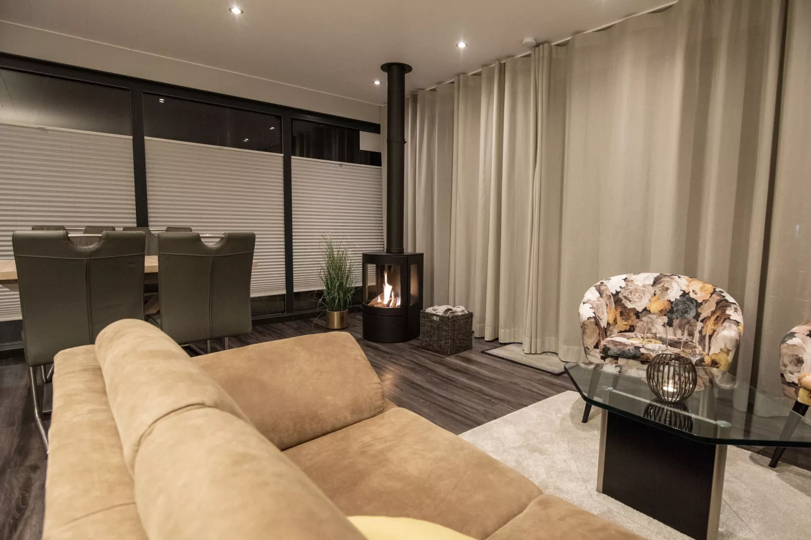 Houseboat Elysium met dakterras-Living room