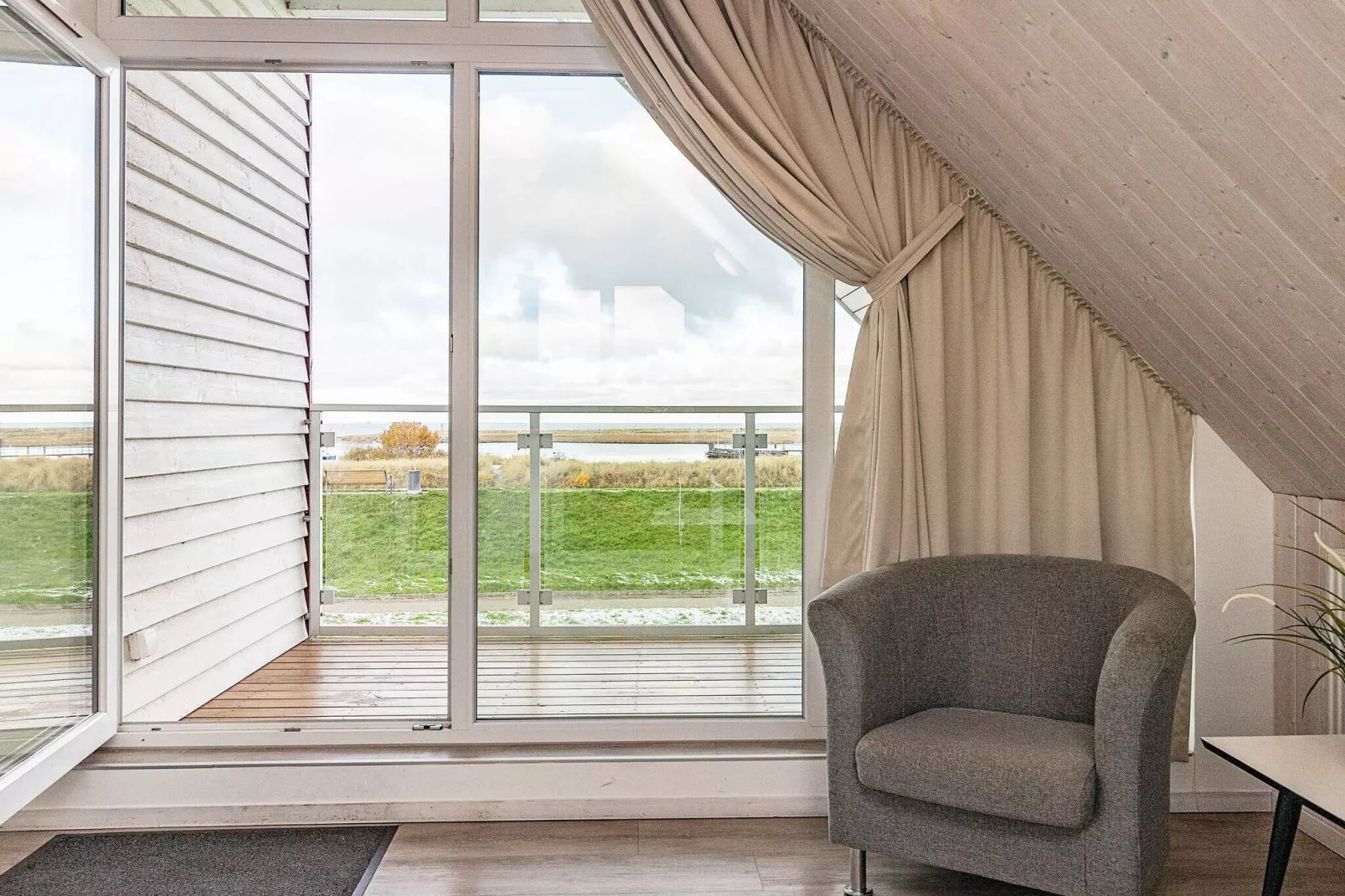 MERKUR 62+58 SW 1.RH.-Indoor