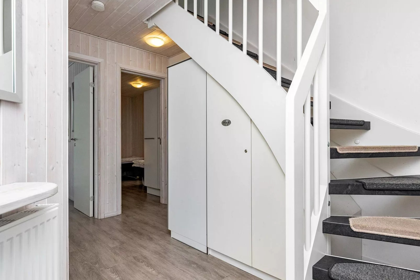 MERKUR 62+58 SW 1.RH.-Intérieur