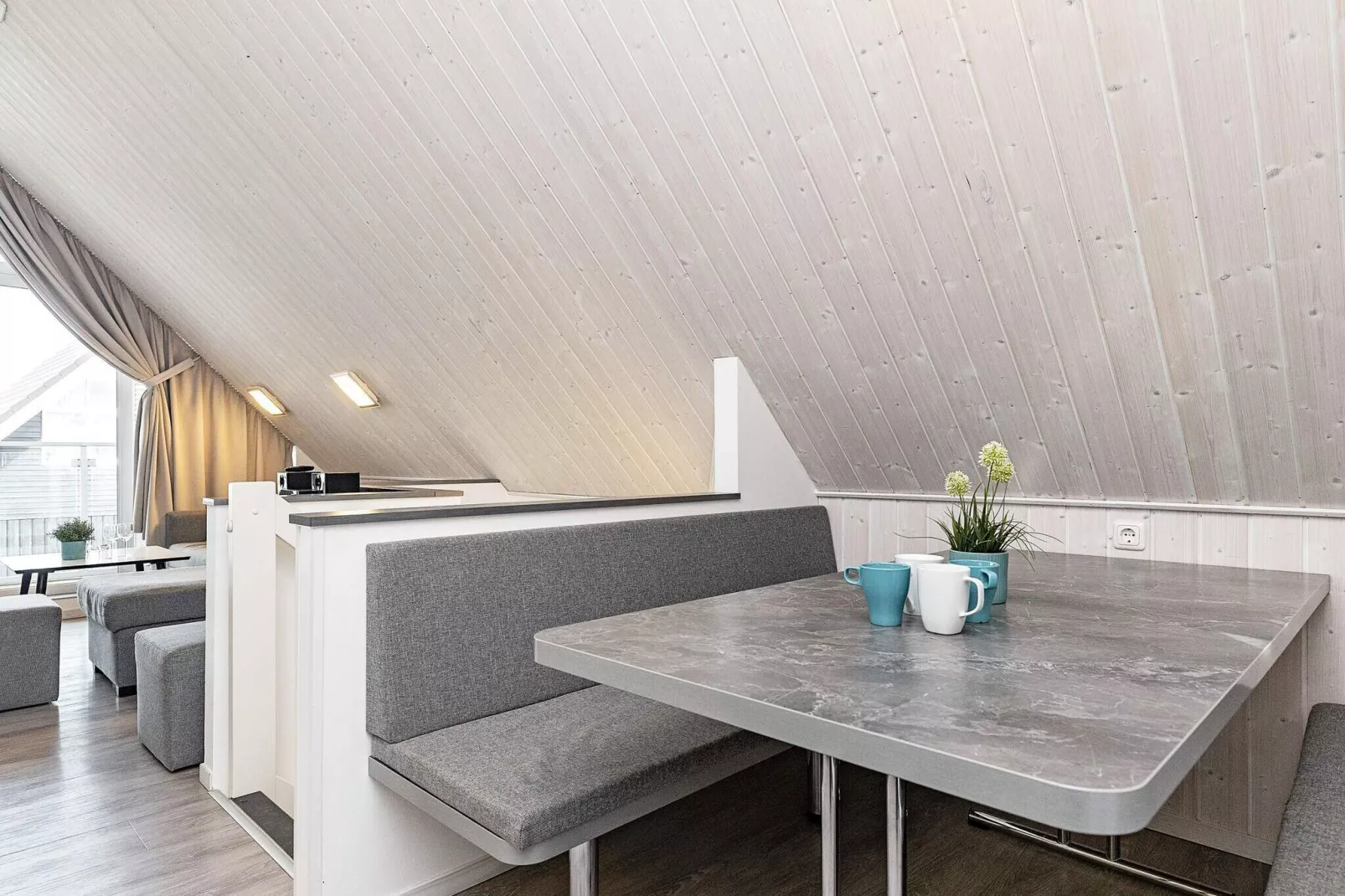 MERKUR 35+33 S DHH 2.+3.RH.-Intérieur