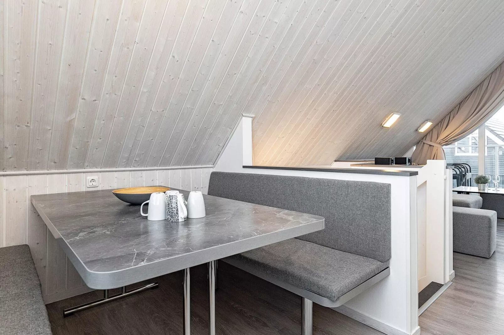 MERKUR 35+33 S DHH 2.+3.RH.-Intérieur