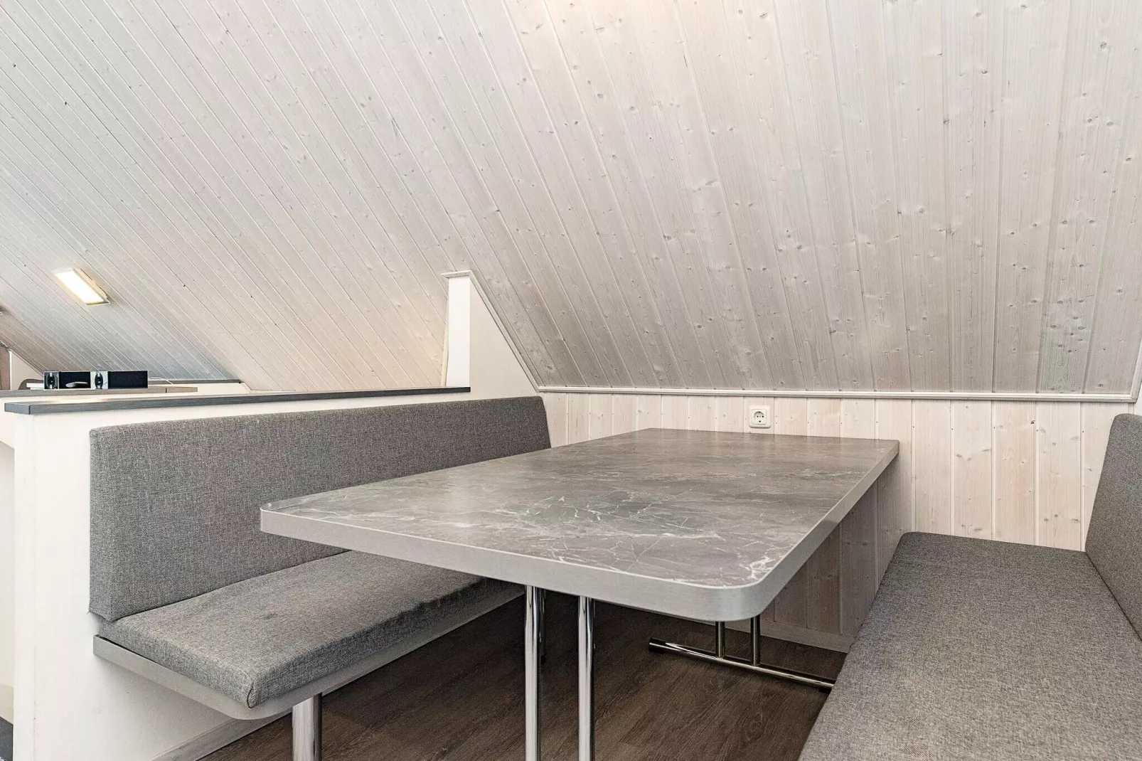MERKUR 35+33 S DHH 2.+3.RH.-Intérieur