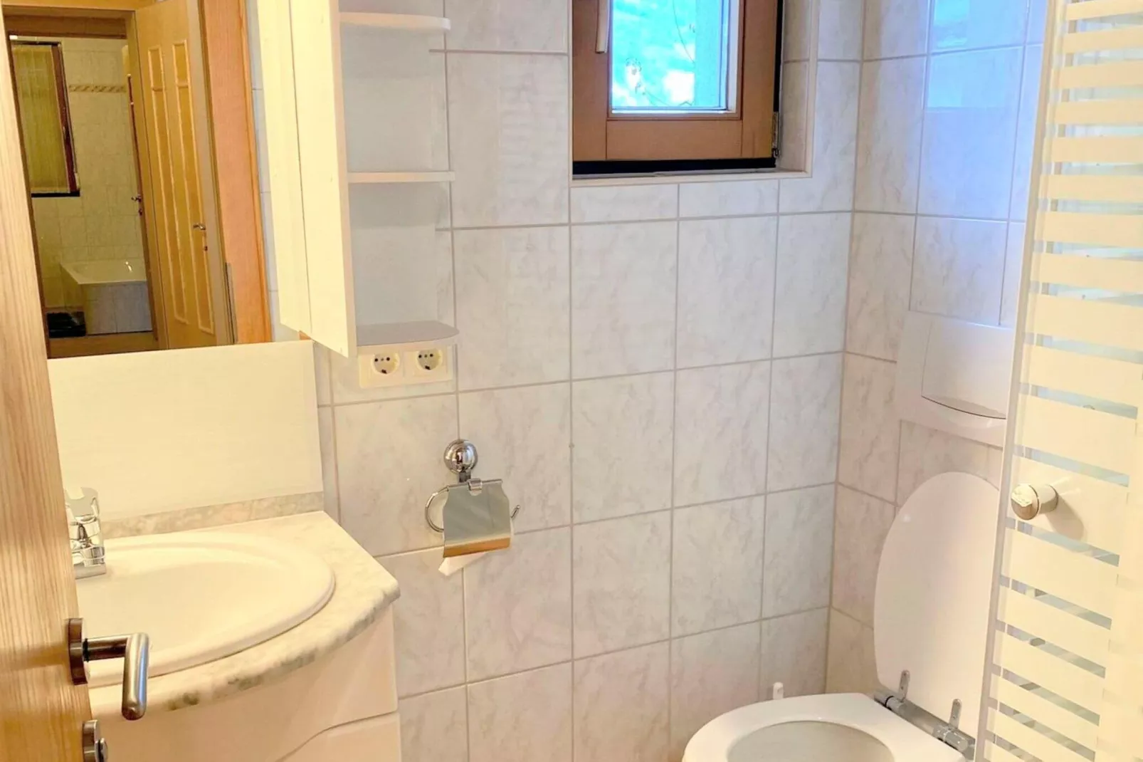 Ferienhaus Postfeldstraße-Badezimmer