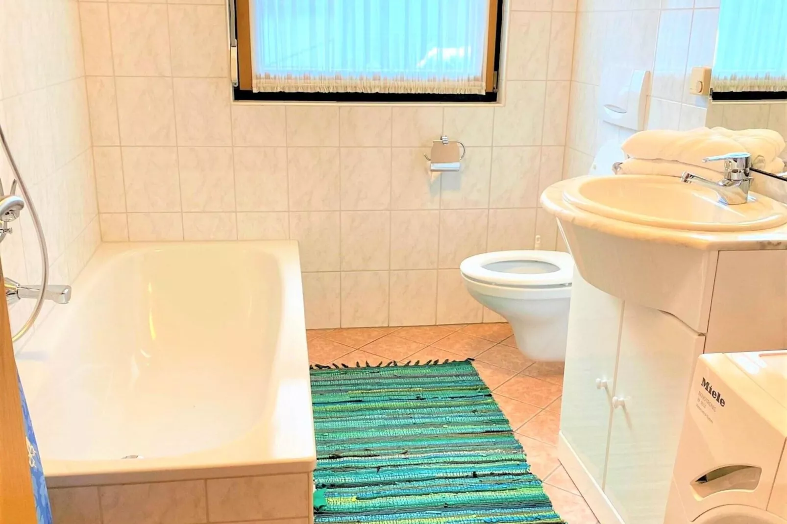 Ferienhaus Postfeldstraße-Badezimmer