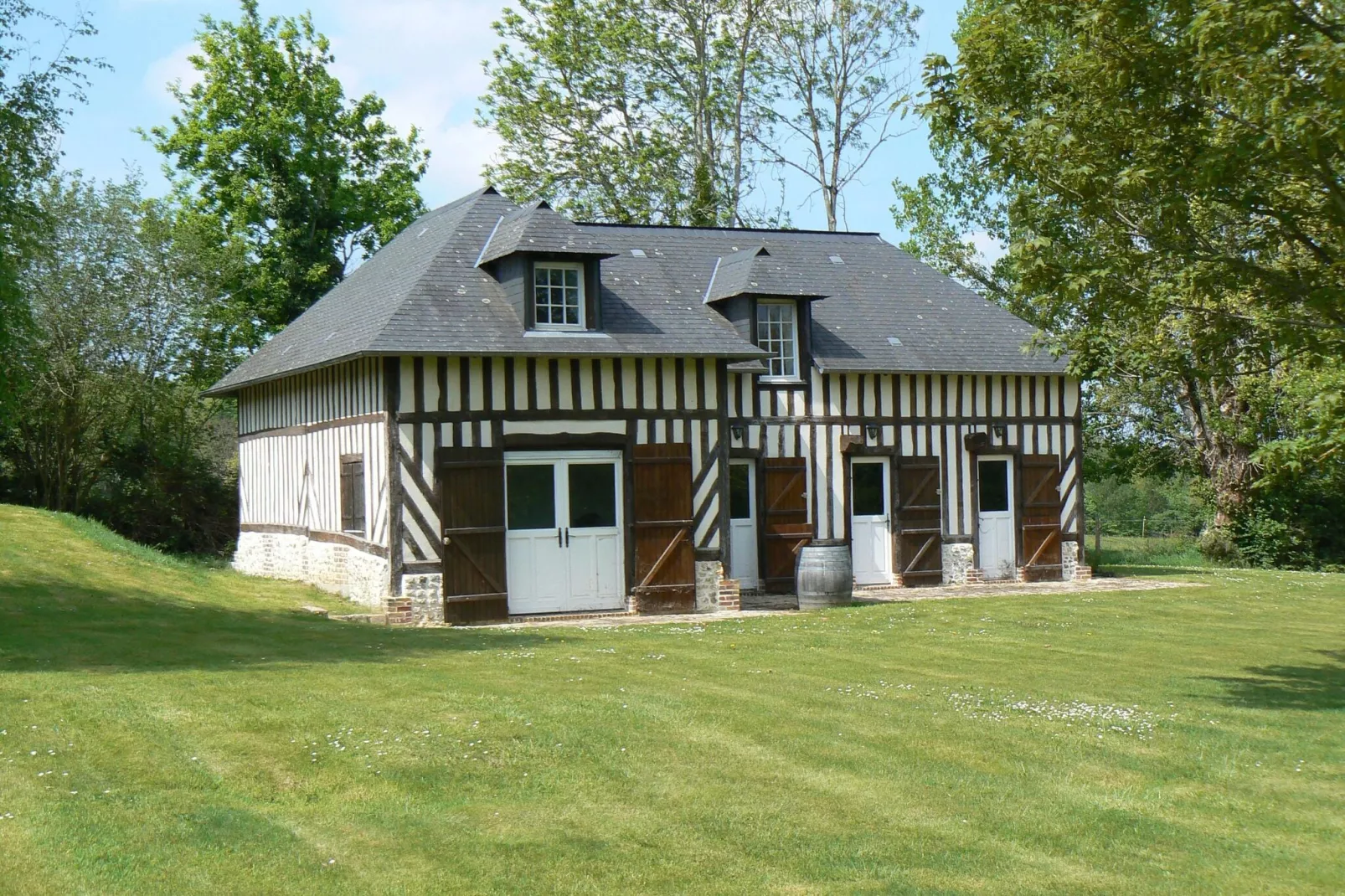 Property in Le Mesnil sur Blangy-Exterior summer