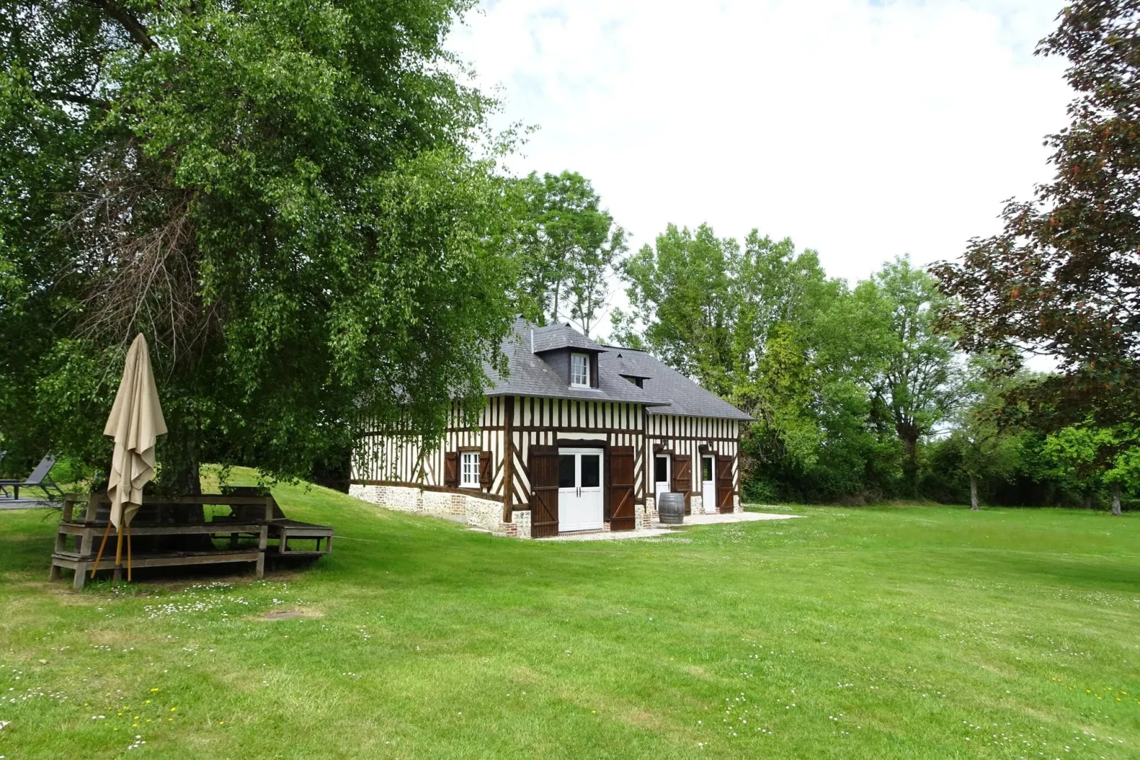 Property in Le Mesnil sur Blangy-Exterior summer