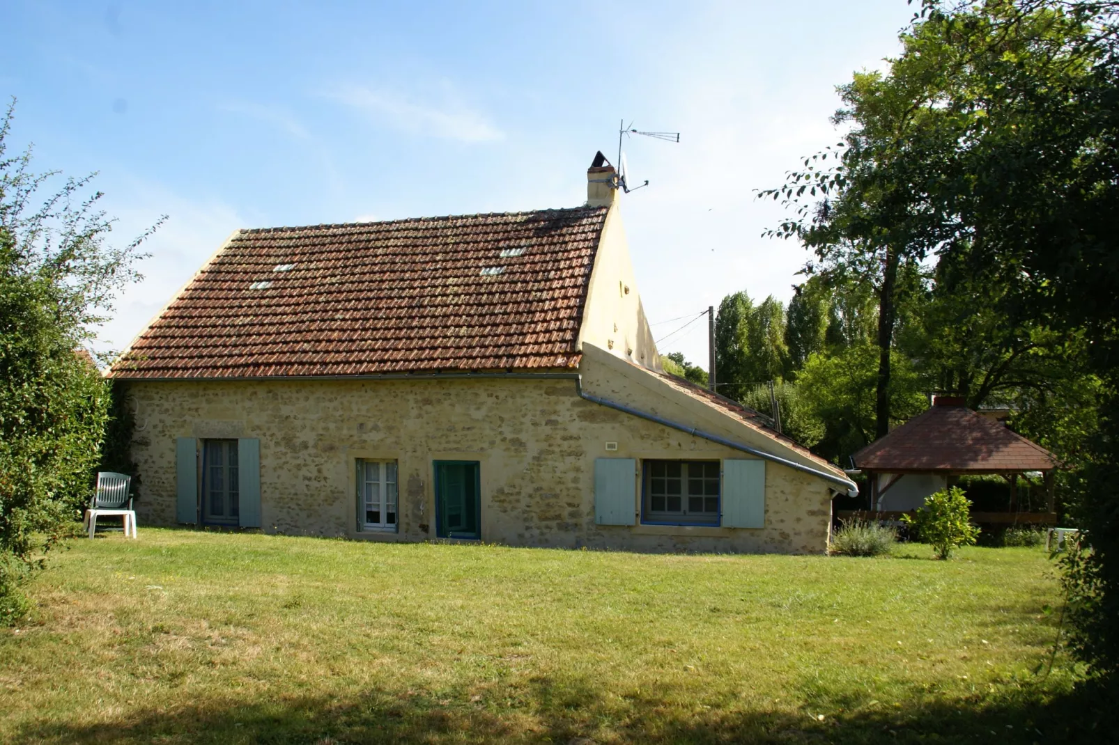 Maison de vacances Vitry Lache-Jardin d'été