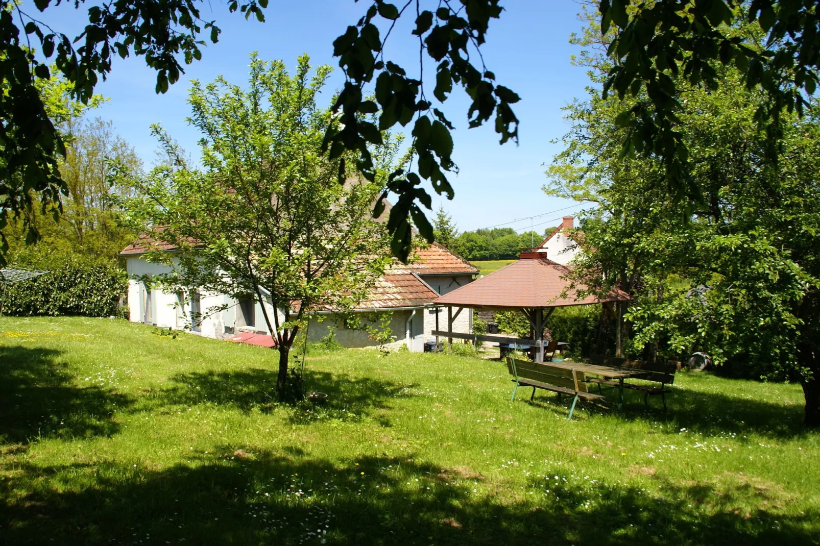 Maison de vacances Vitry Lache-Jardin d'été