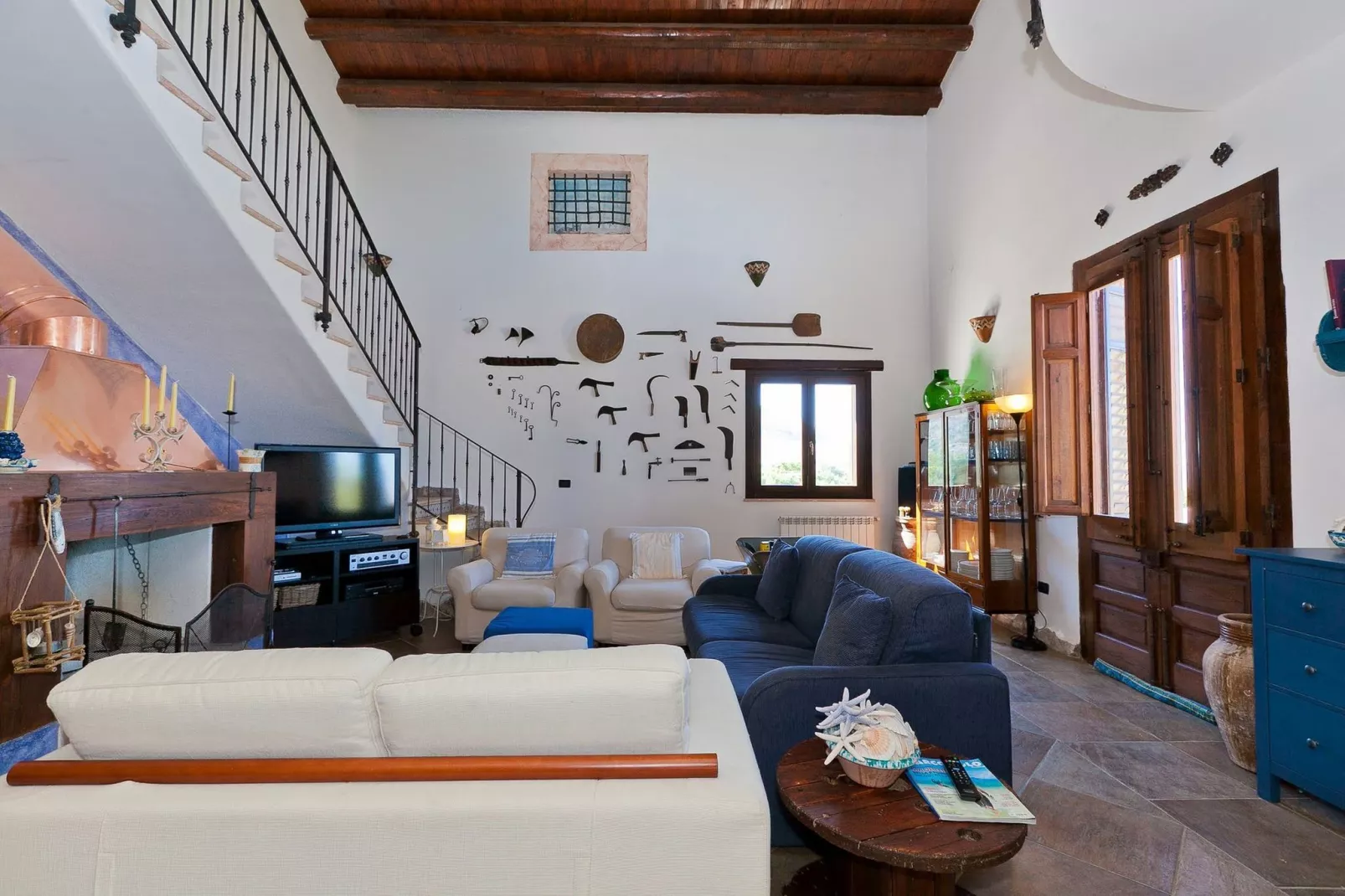 Tenute Aversa-Living room