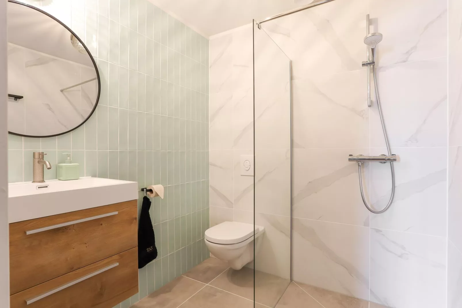 Familiesuite Beach-Bathroom