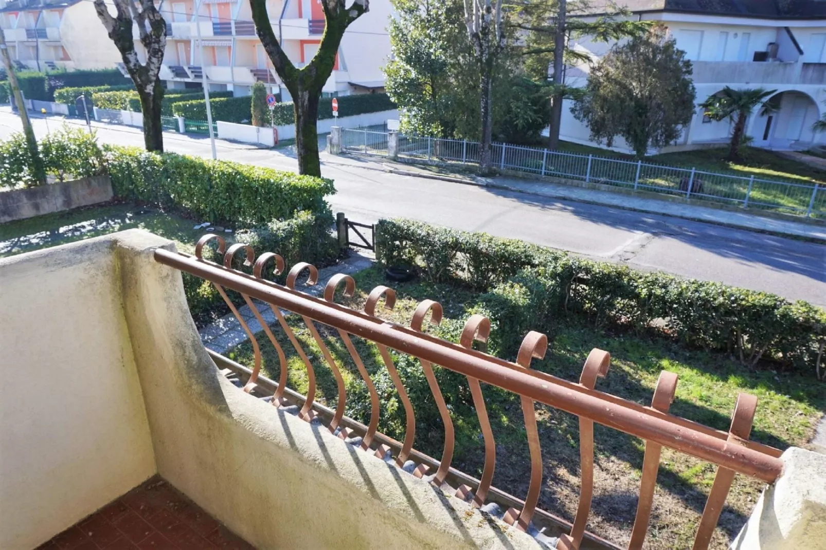 LN 32/95-Terrace balcony