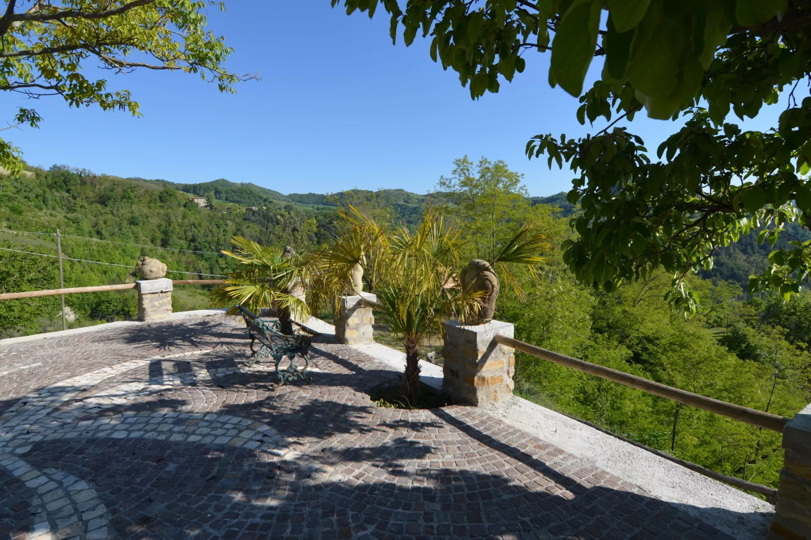 Appartamento Le Rondini-Terrace balcony