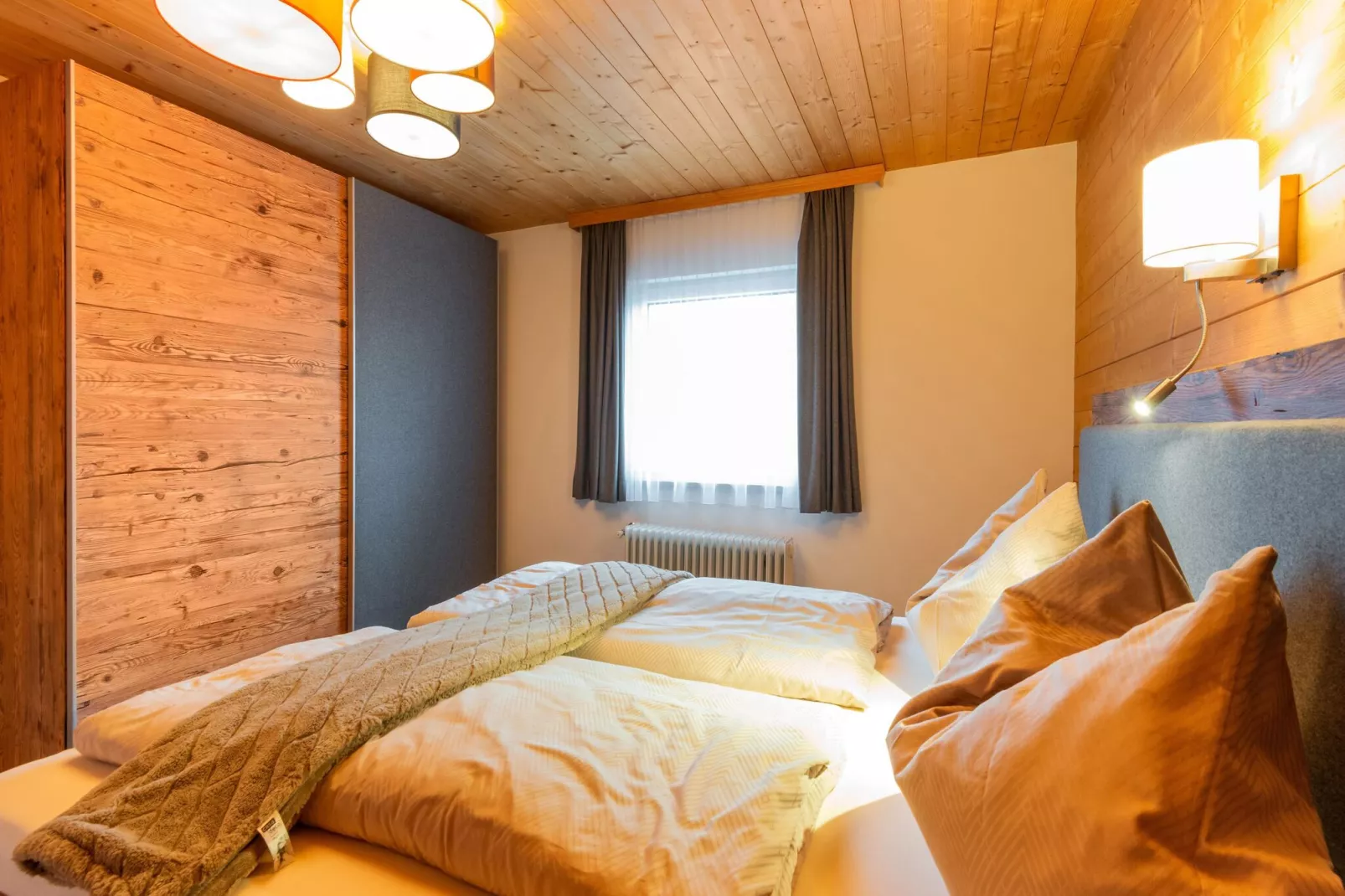 Eileen I-Bedroom