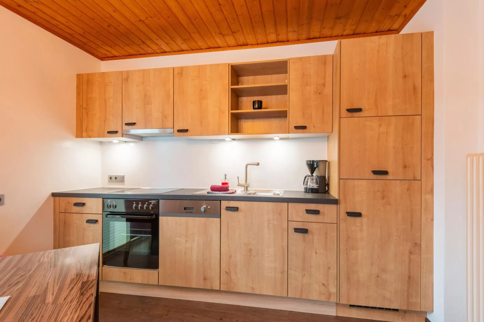 Eileen II-Kitchen