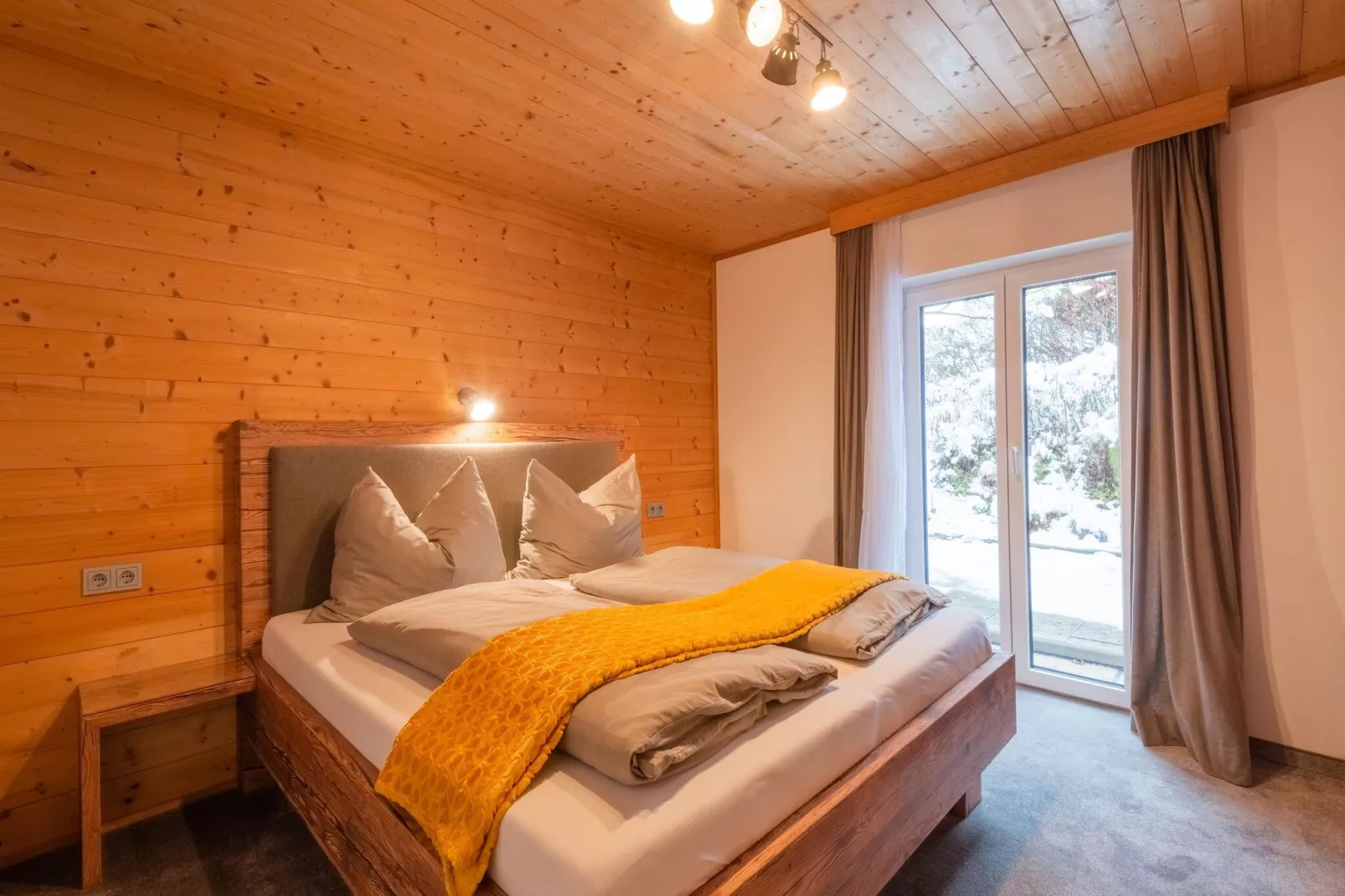 Eileen II-Bedroom