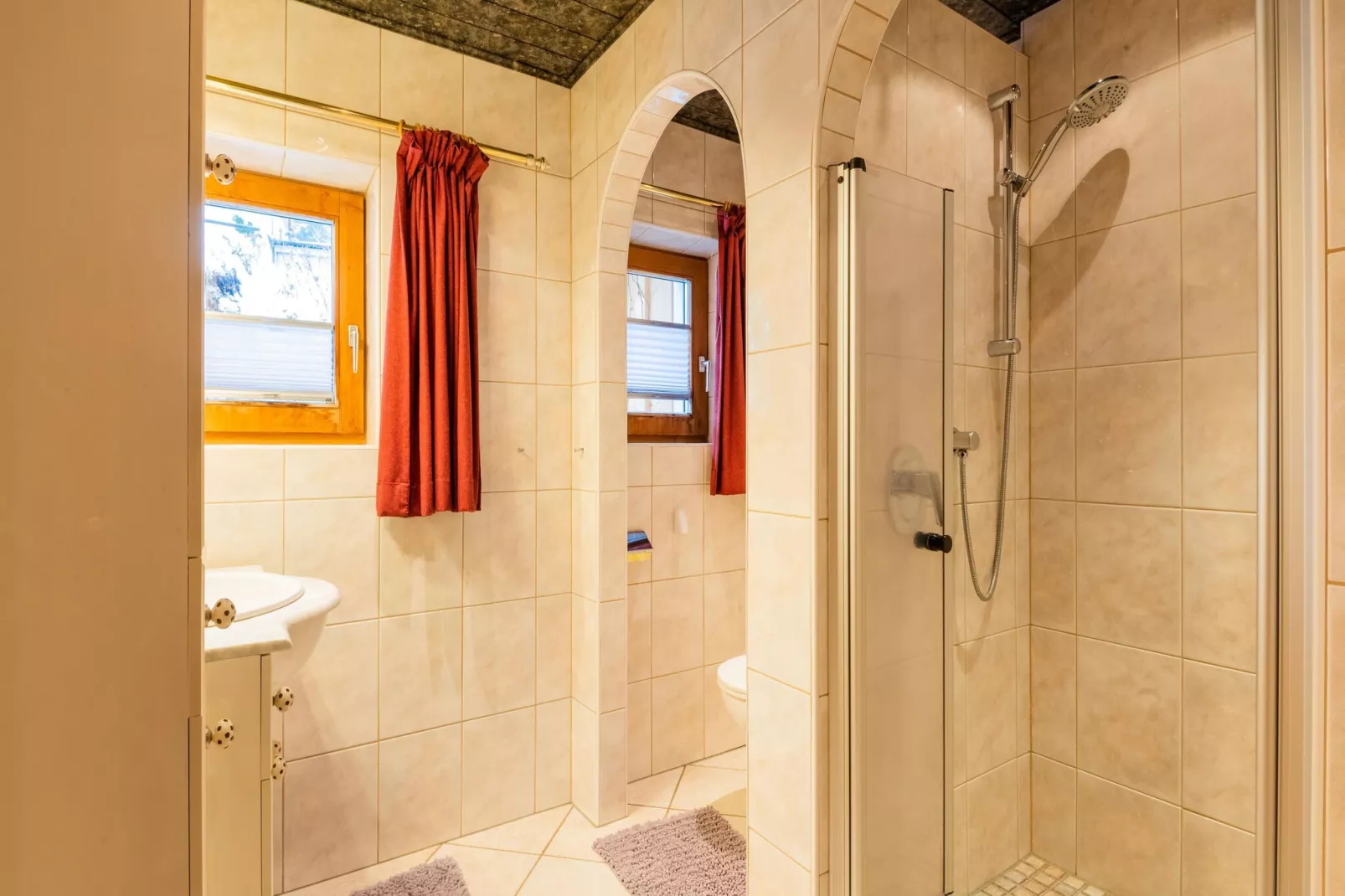 Eileen II-Bathroom