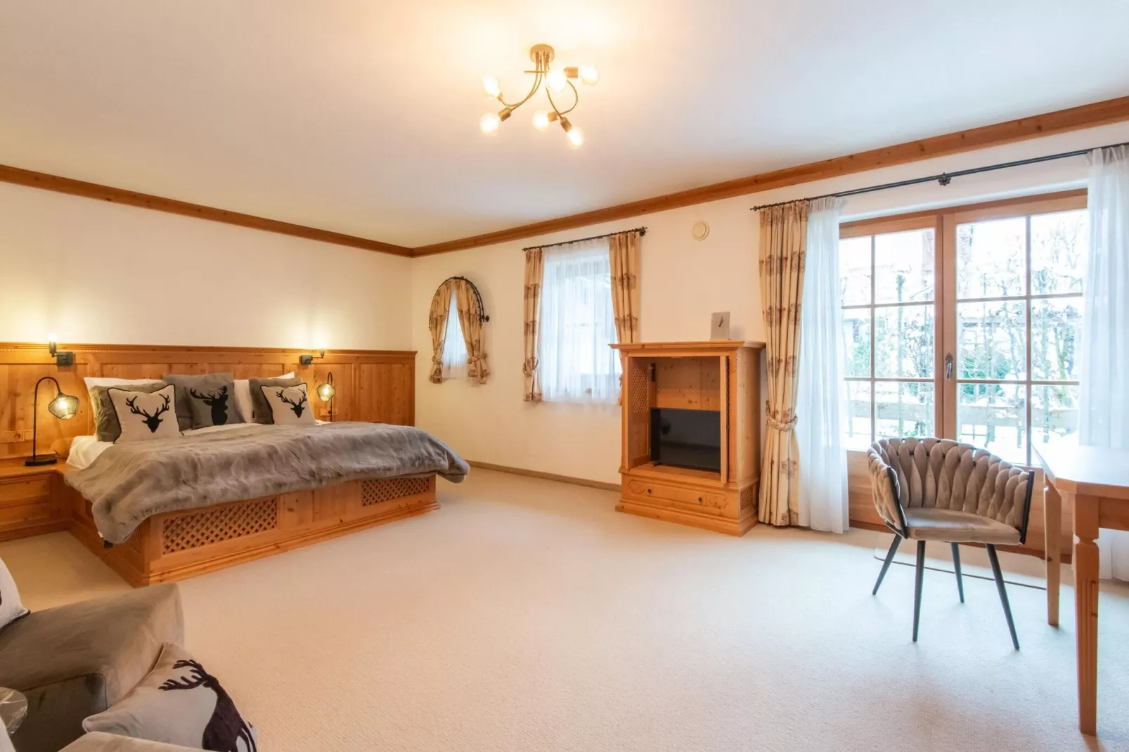 Luxury-Chalet in St Johann in Tirol-Bedroom