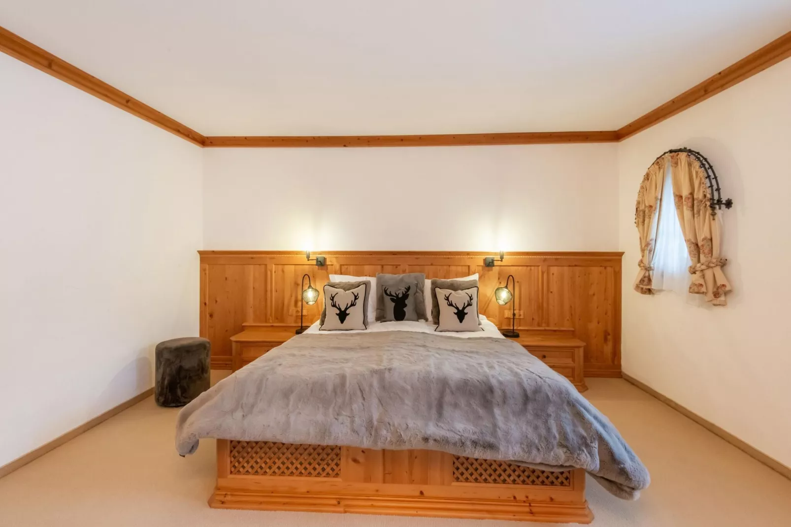 Luxury-Chalet in St Johann in Tirol-Bedroom