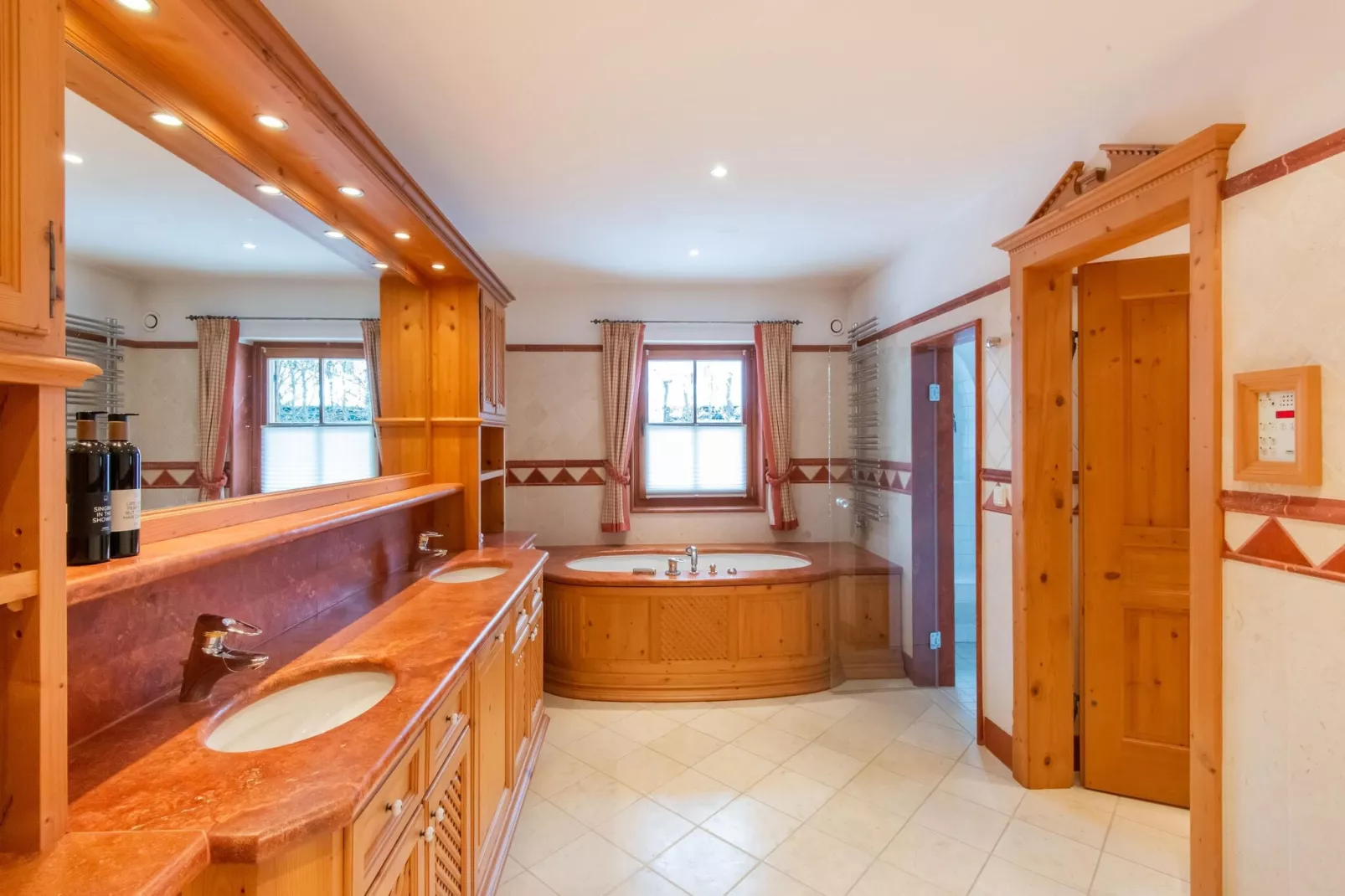 Luxury-Chalet in St Johann in Tirol-Bathroom