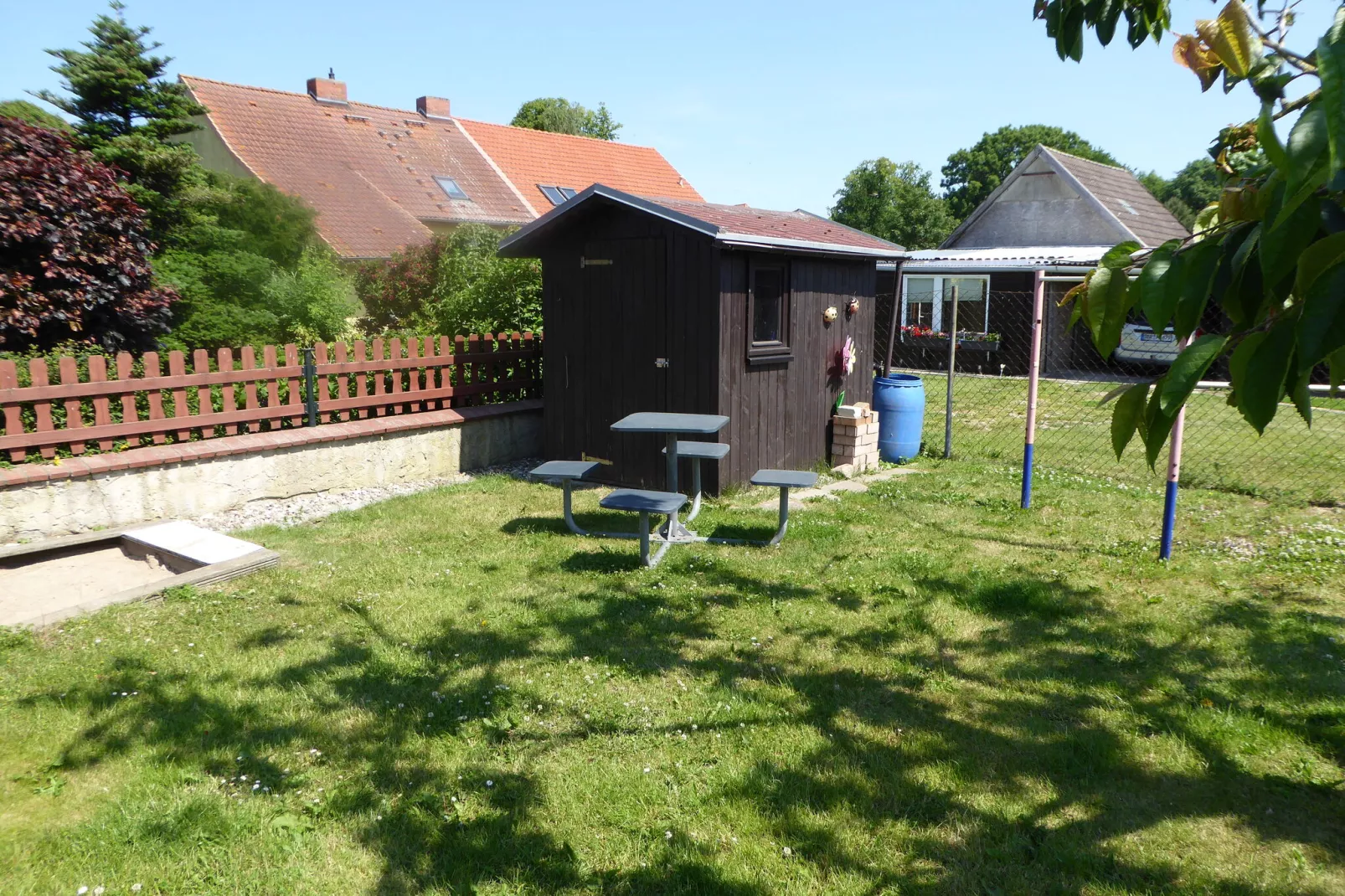 Kleintierhof mit Gartenterrasse-View summer