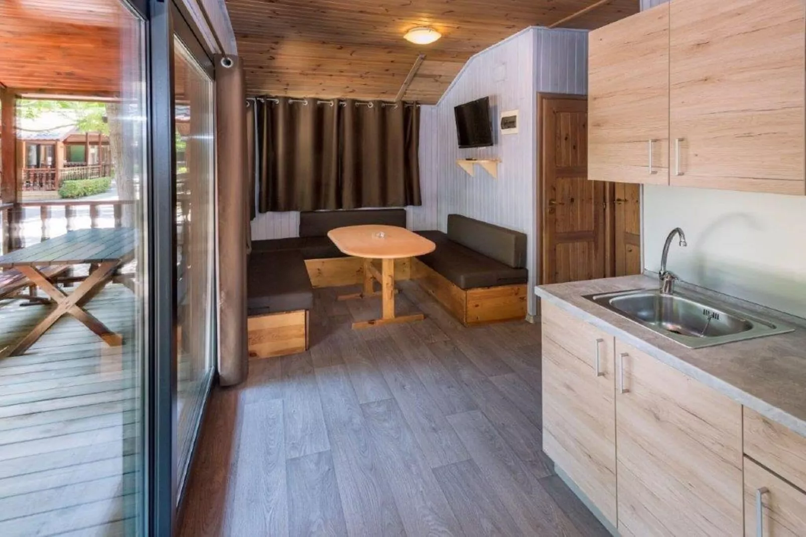Camping Solmar - XALET-Living room
