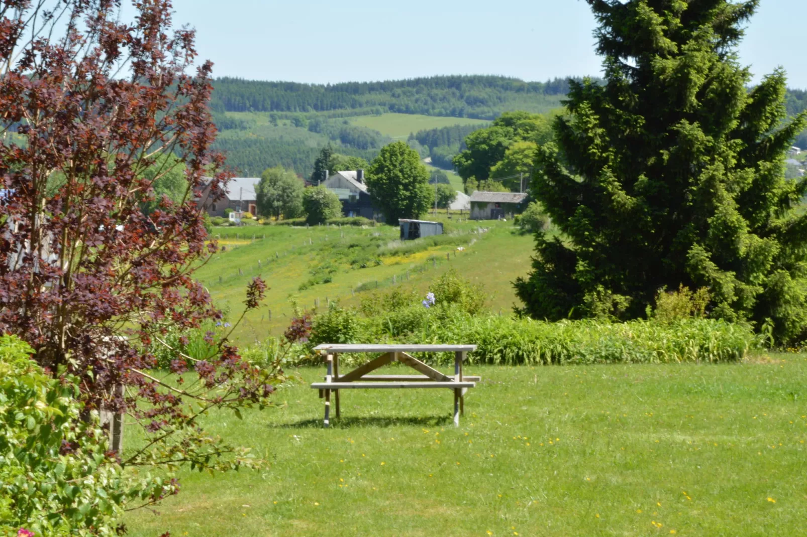 Les Chenets-Gardens summer