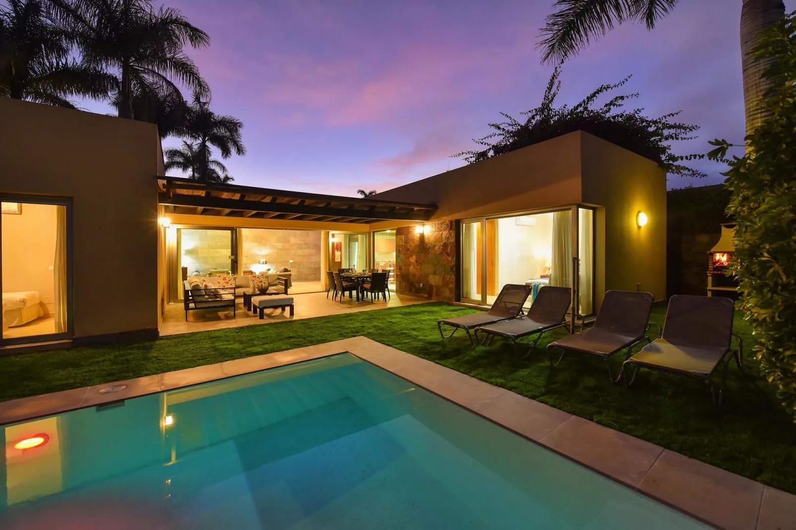Par 4 Villa 18-Pool