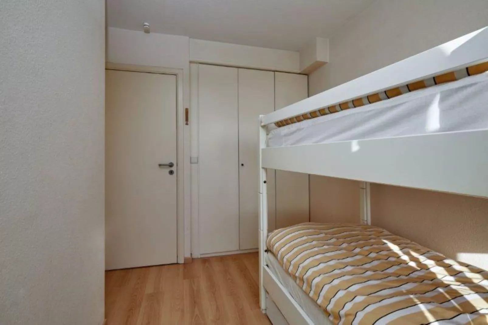 BristolPalace7A / 978023-Bedroom
